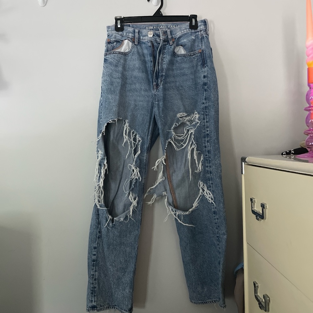 american eagle ripped jeans size 6